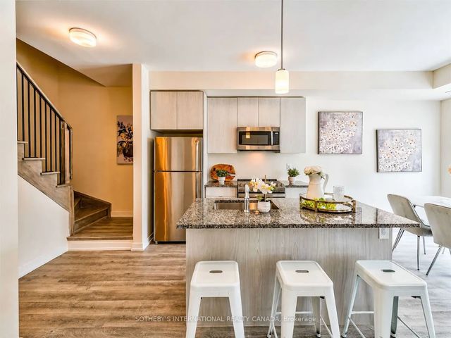 2550 Castlegate Crossing 419, Pickering