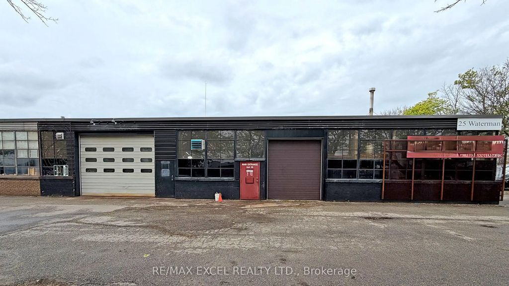 25 Waterman Avenue 29, Toronto E03