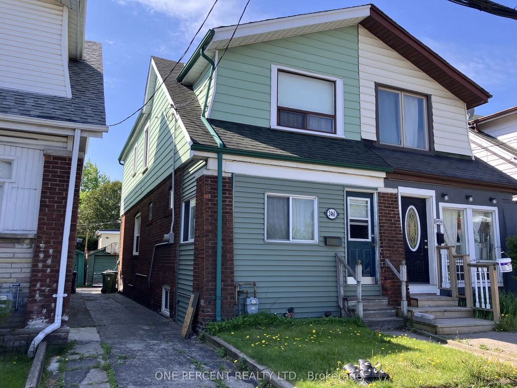 2461 Gerrard Street E, Toronto E02