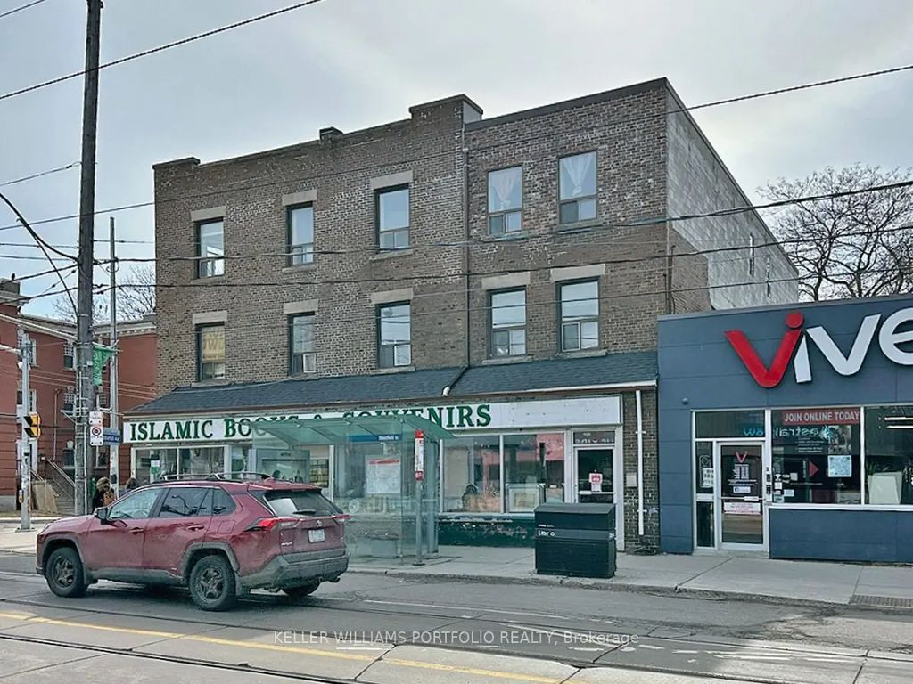1395 Gerrard Street E, Toronto E01