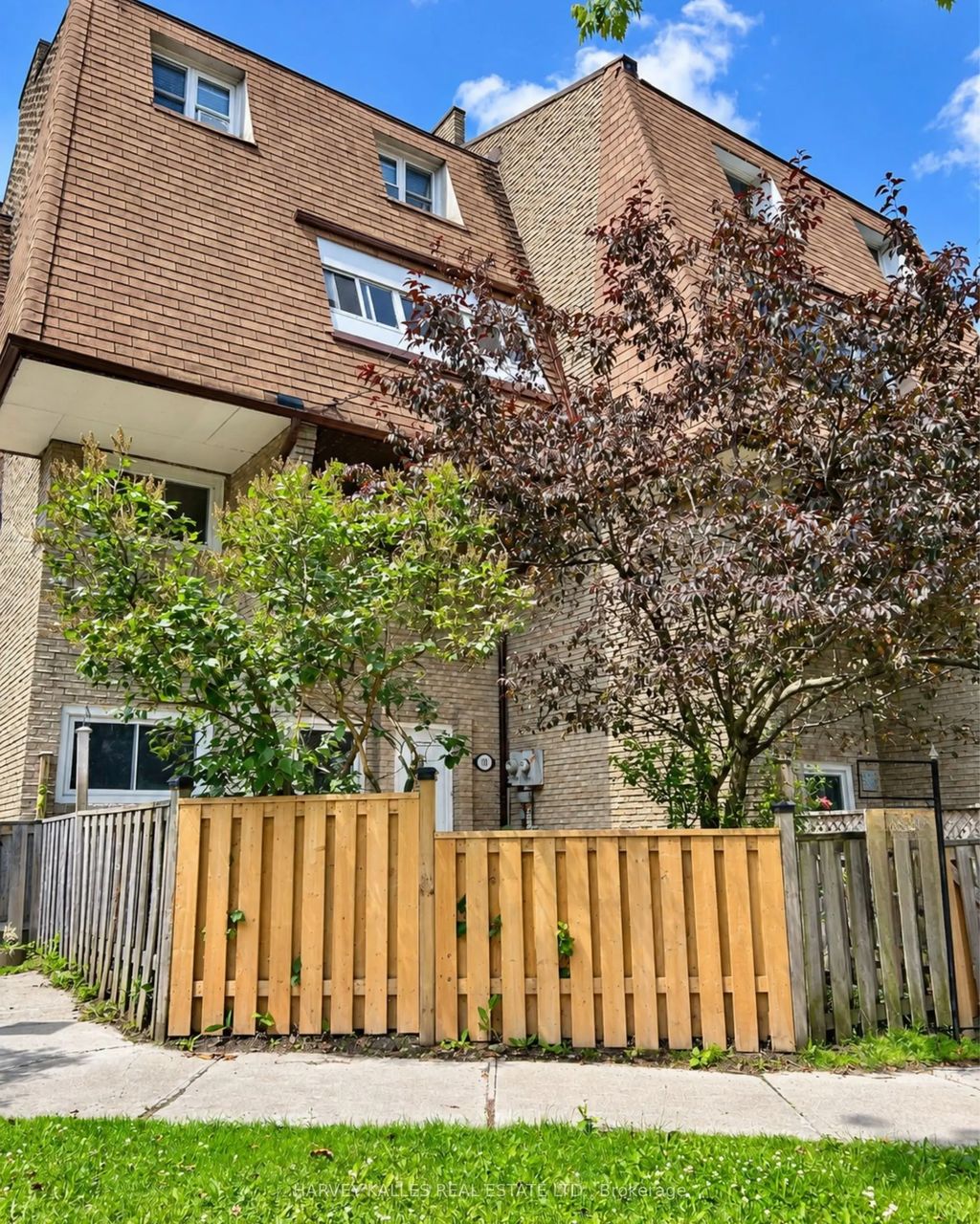 78 Scarborough Golf Club Road 58, Toronto E08