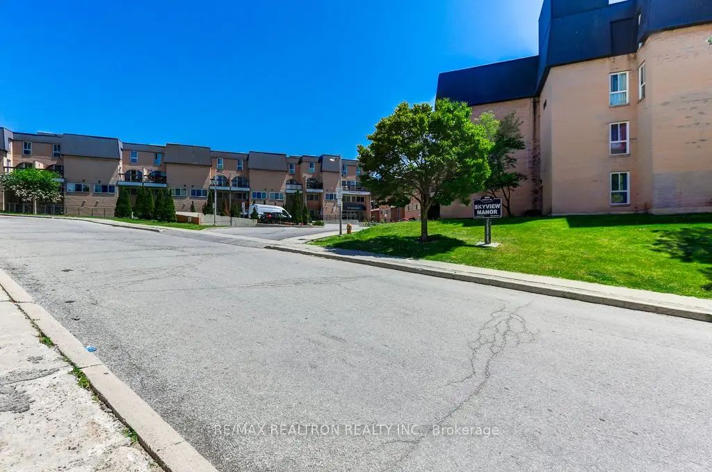 100 Mornelle Court 1045, Toronto E09