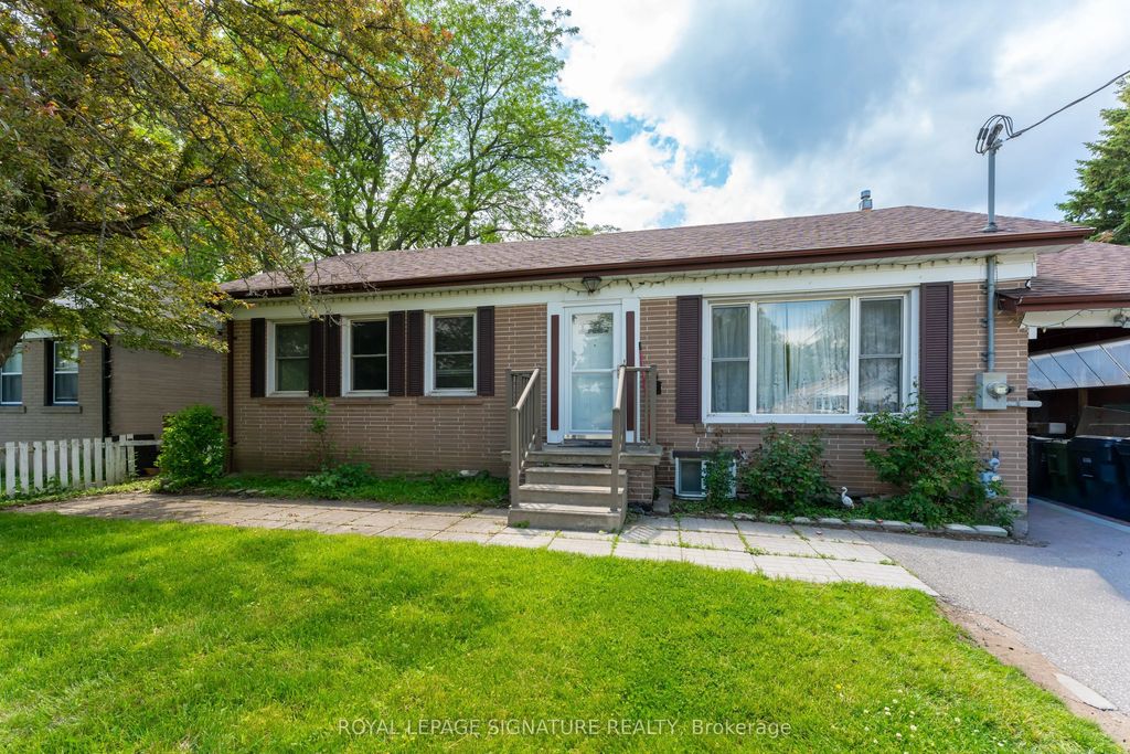 14 Lawndale Road Main, Toronto E08