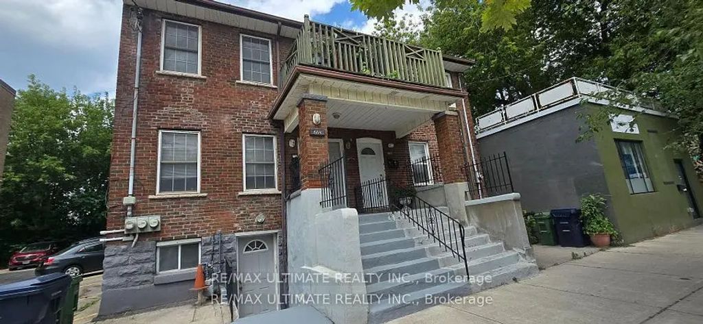 1554 Queen Street E, Toronto E01