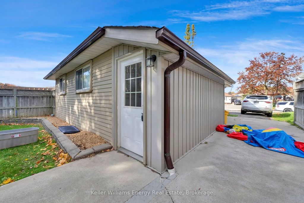 1137 Norman Crescent Lower, Oshawa