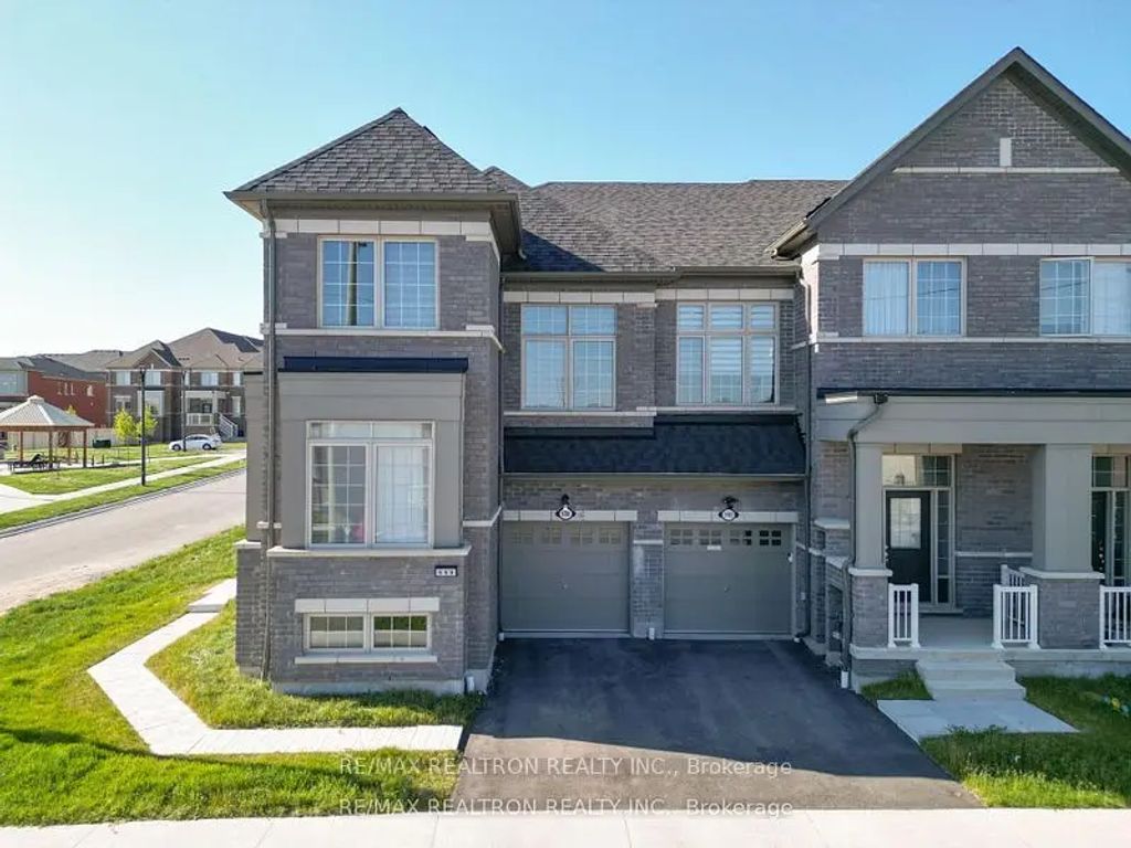 988 Grosbeak Trail, Pickering