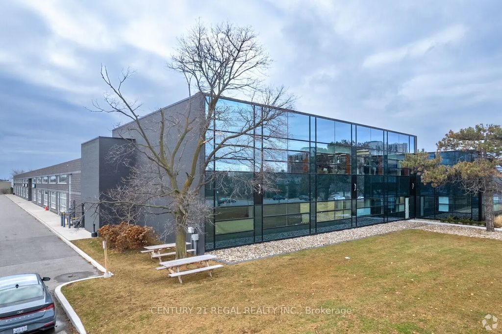 1550 Birchmount Road 113/115, Toronto E04