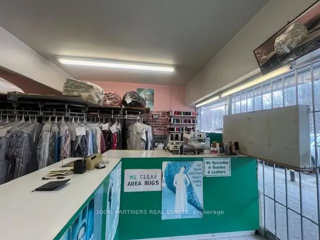 1581 Ellesmere Road, Toronto E09
