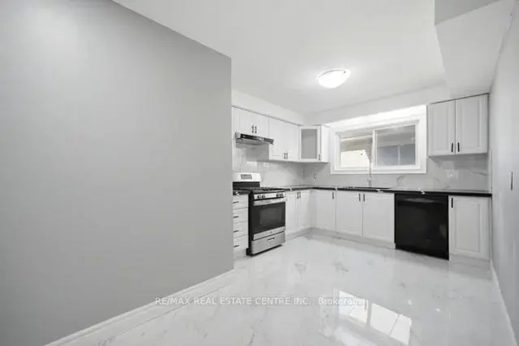 53 Farmhill Court, Toronto E11