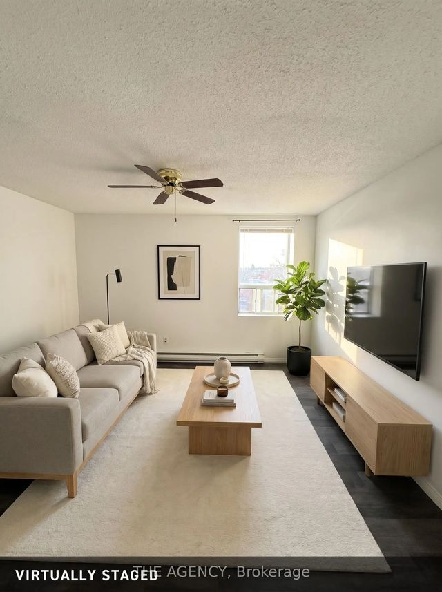 45 King Avenue W 10, Clarington