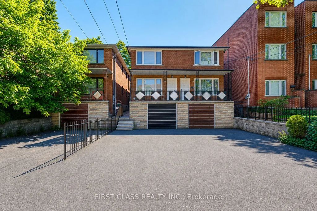 427 Leslie Street, Toronto E01