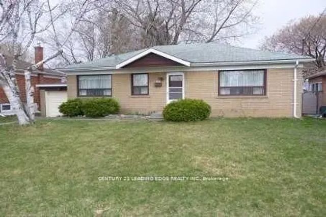 129 Earlton Road Bsmt, Toronto E05