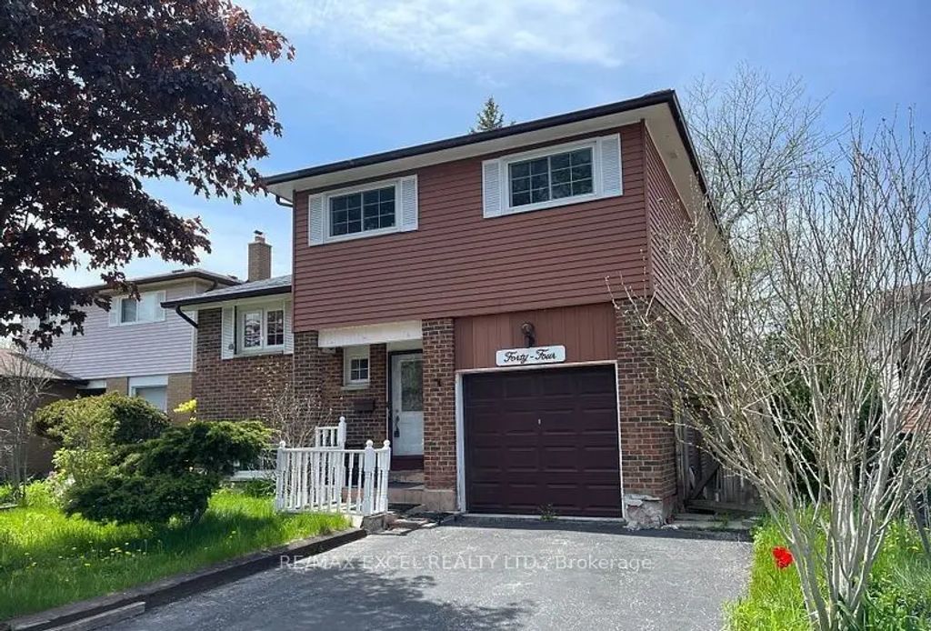 44 Applemore Road W, Toronto E11