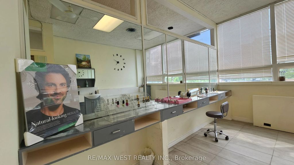 174 Harwood Avenue 202, Ajax