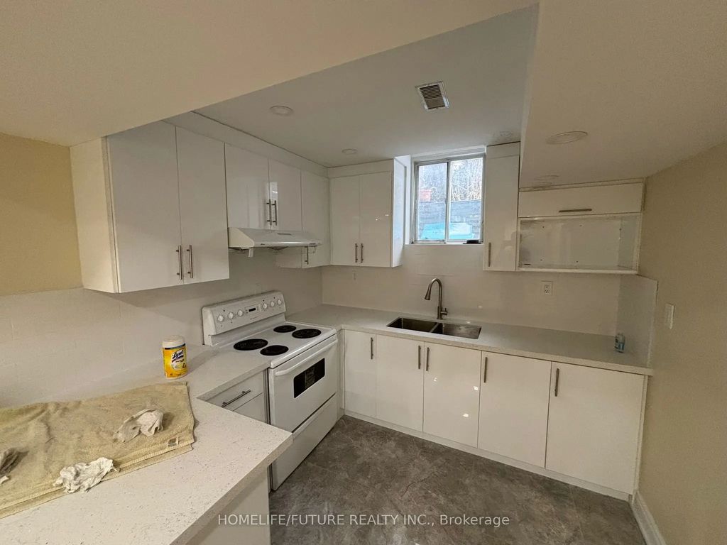 236 Mclevin Avenue Bsmt, Toronto E11