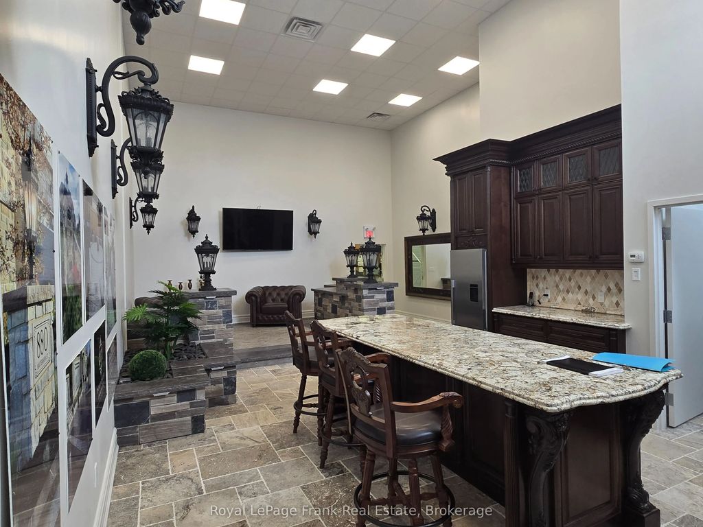 1472 Thornton Road N A2, Oshawa