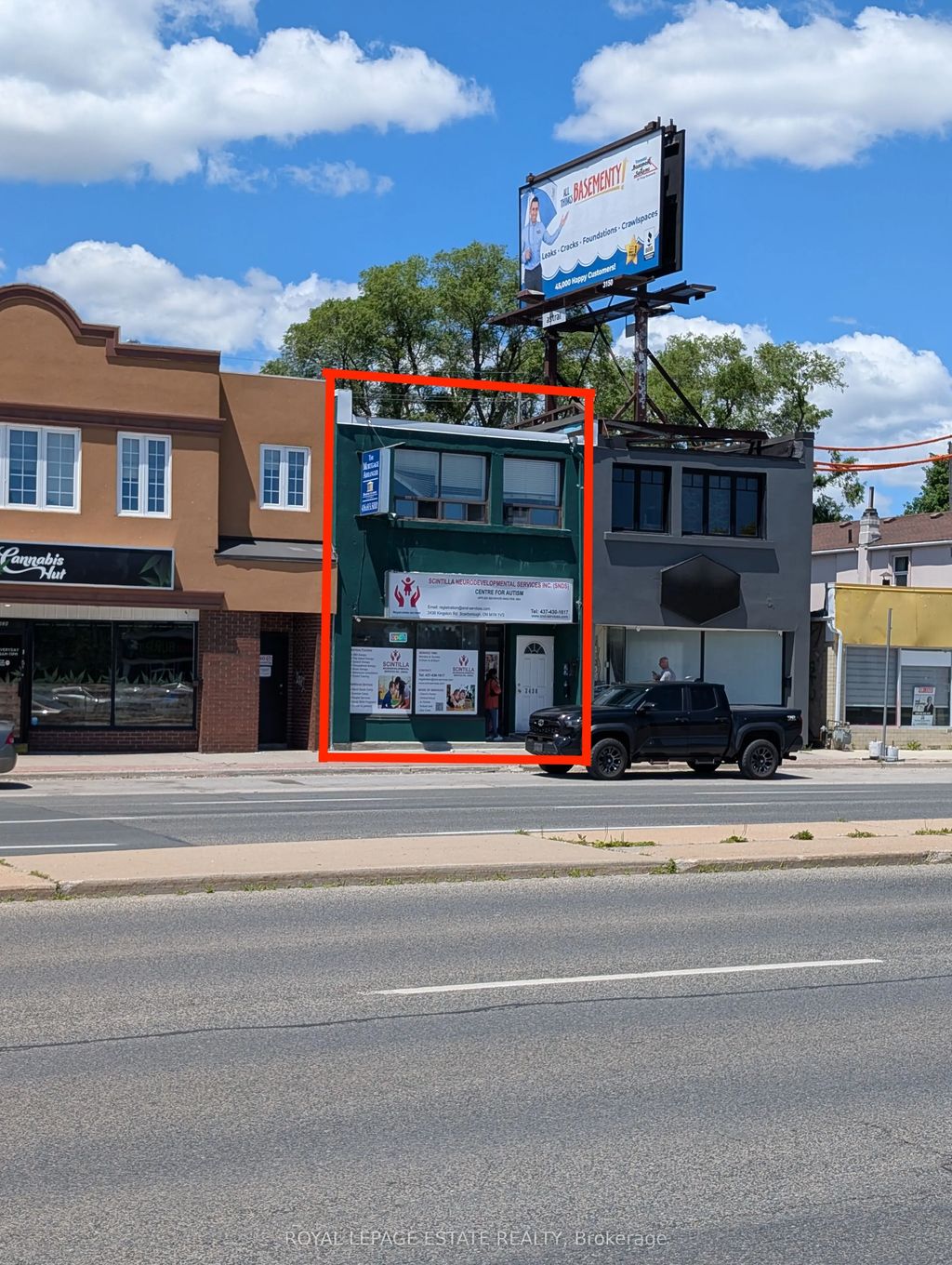 2436 Kingston Road, Toronto E06