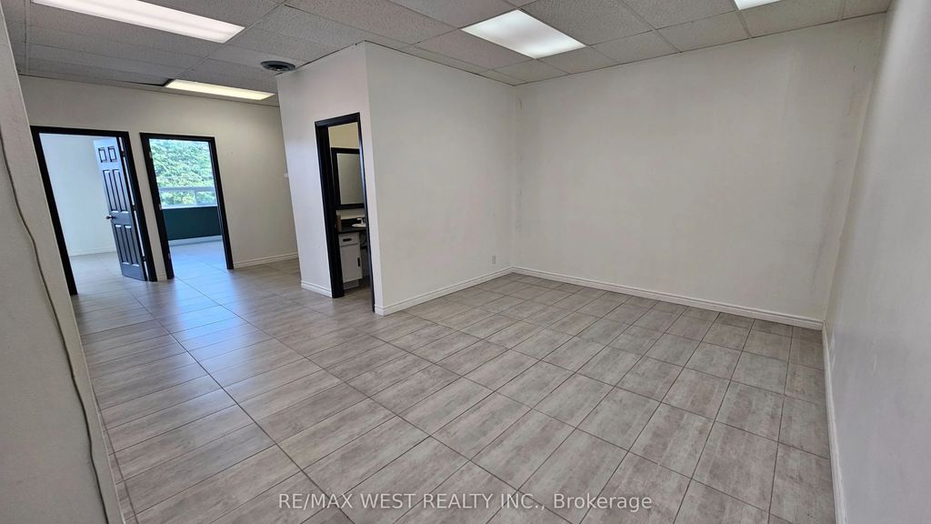 174 Harwood Avenue 206, Ajax