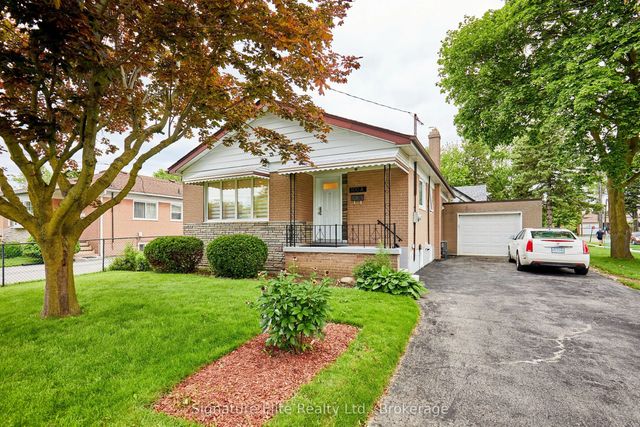 100a Kitchener Road Lower, Toronto E10