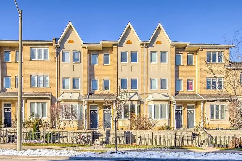 28 Rosebank Drive 612, Toronto E11