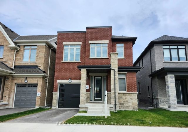 976 Andrew Murdoch Street W, Oshawa