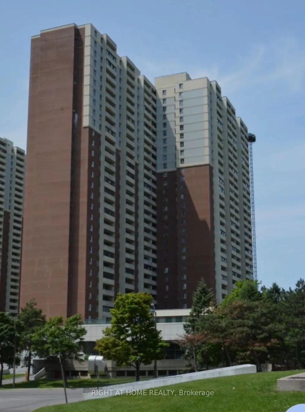 5 Massey Square 1508, Toronto E03