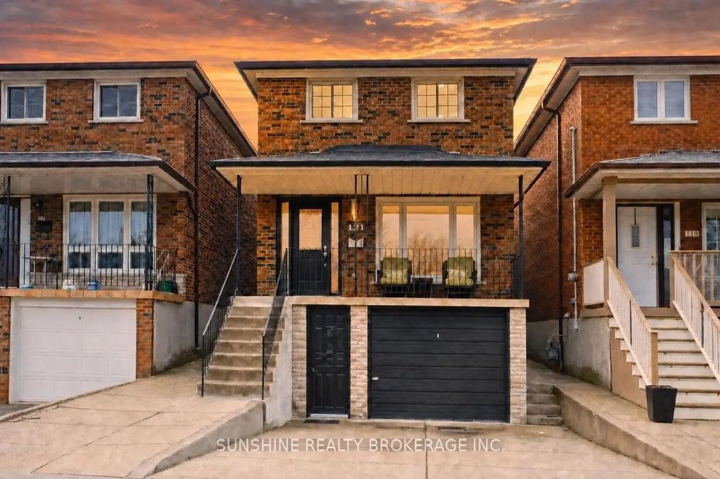 121 Sammon Avenue, Toronto E03