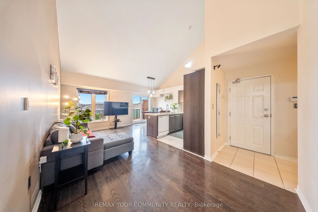 651f Warden Avenue 48, Toronto E04