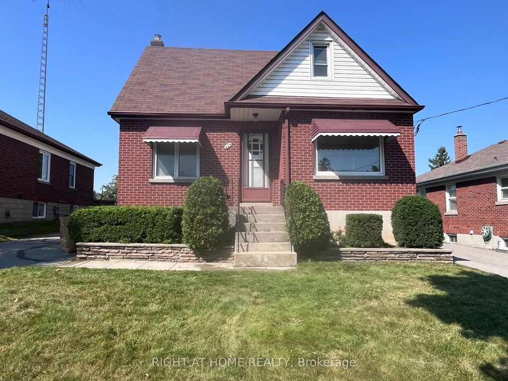 224 College Avenue Main Flloor, Oshawa