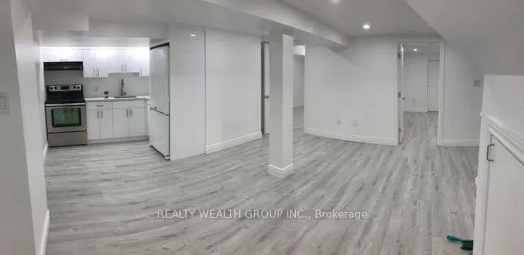 22 Crosland Drive Bsmt, Toronto E04