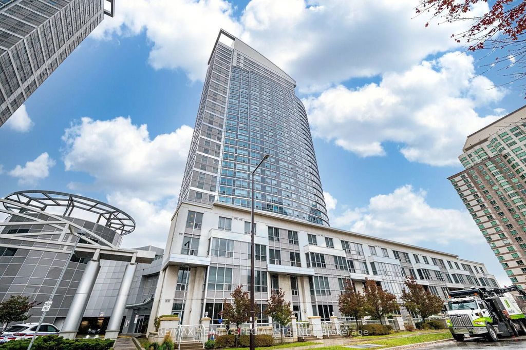 38 Lee Centre Drive 2803, Toronto E09