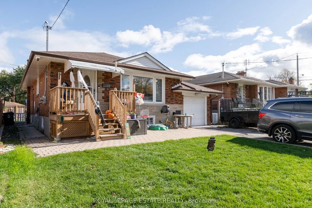 5 Barlow Road, Toronto E09