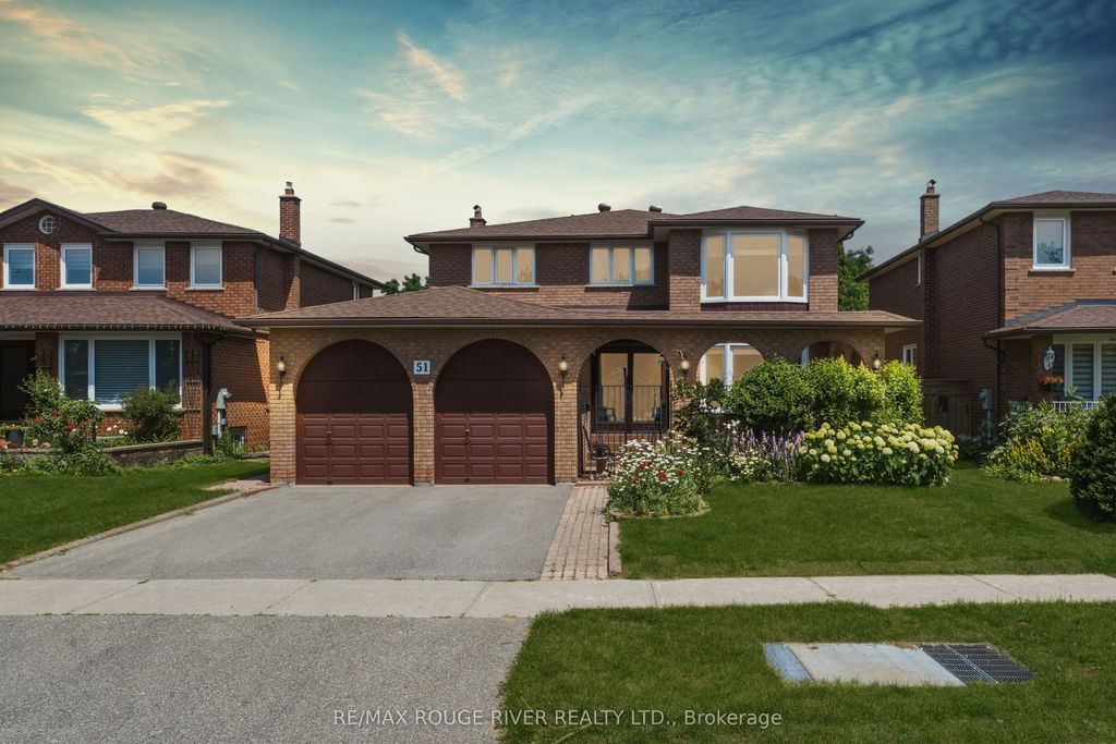 51 Sugarbush Square, Toronto E10