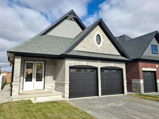 8 St Augustine Drive, Whitby