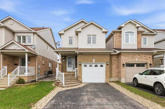 32 Samandria Avenue, Whitby