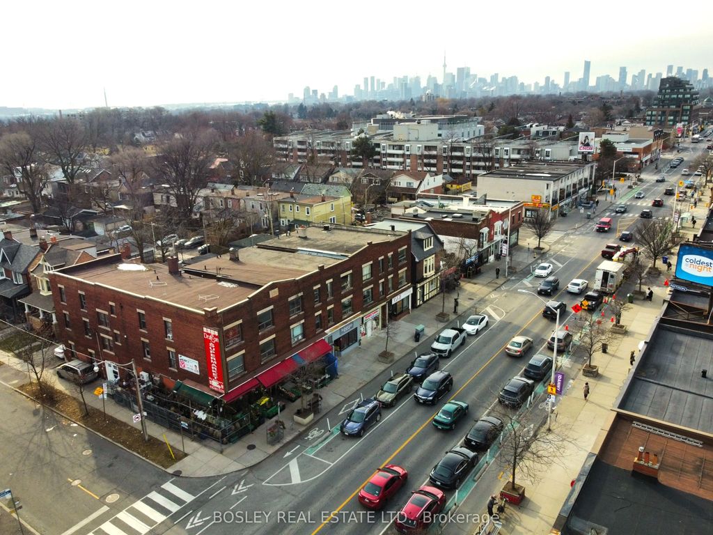 1367 Danforth Avenue, Toronto E01