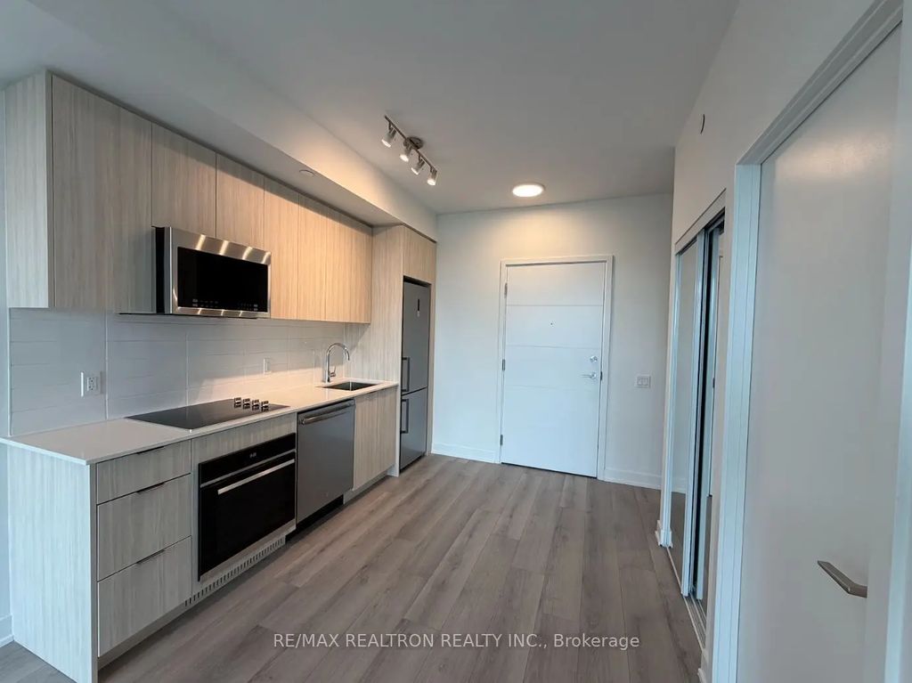 20 Deans Drive 516, Toronto E04