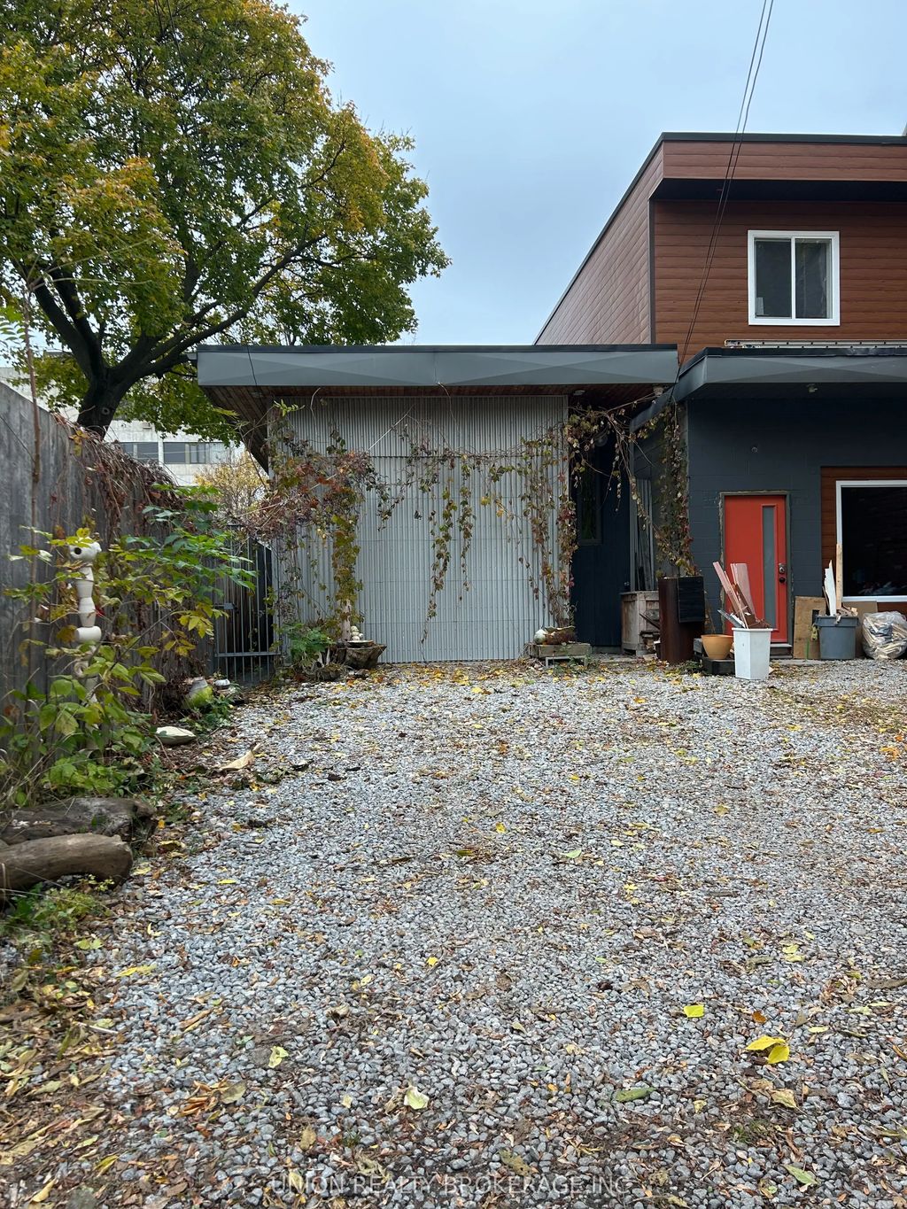303 Coxwell Avenue, Toronto E02