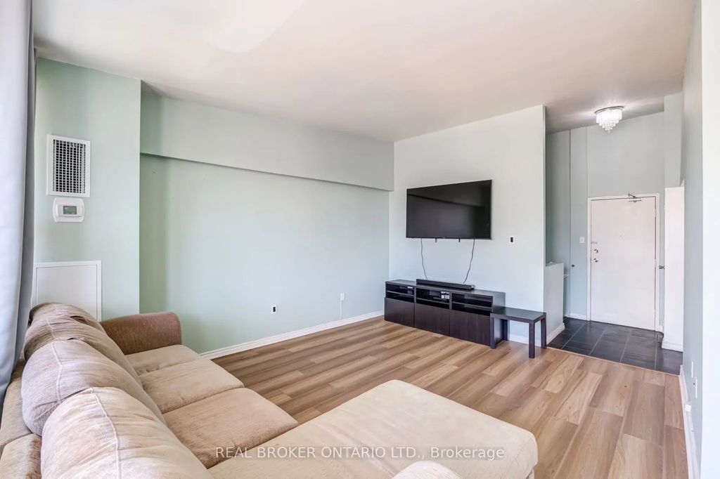 4060 Lawrence Avenue E 402, Toronto E10