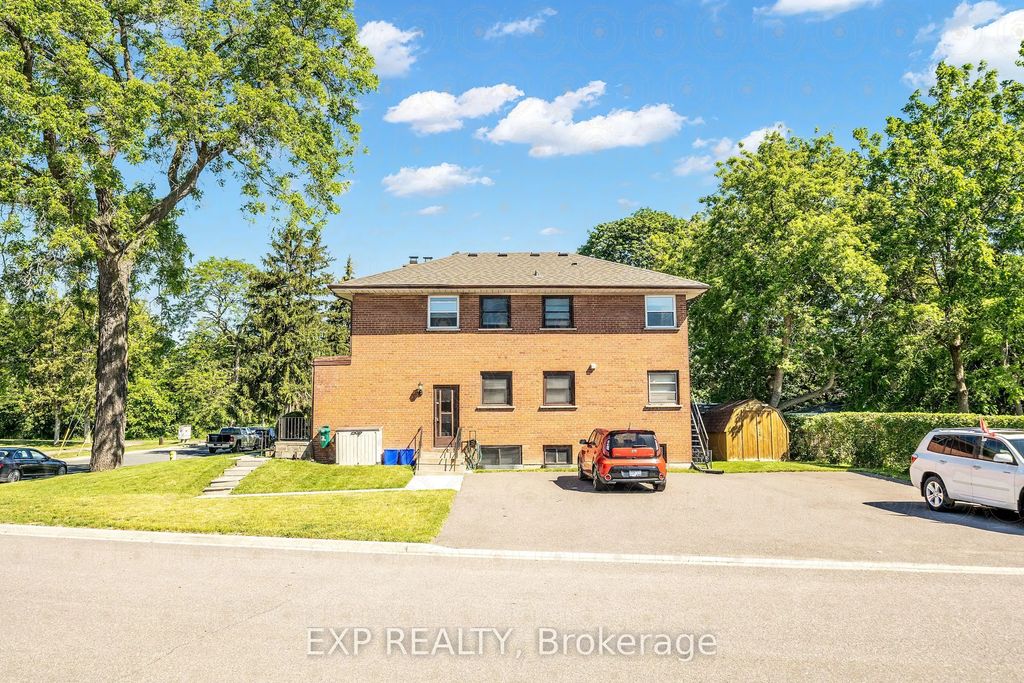1121 Centre Street S, Whitby