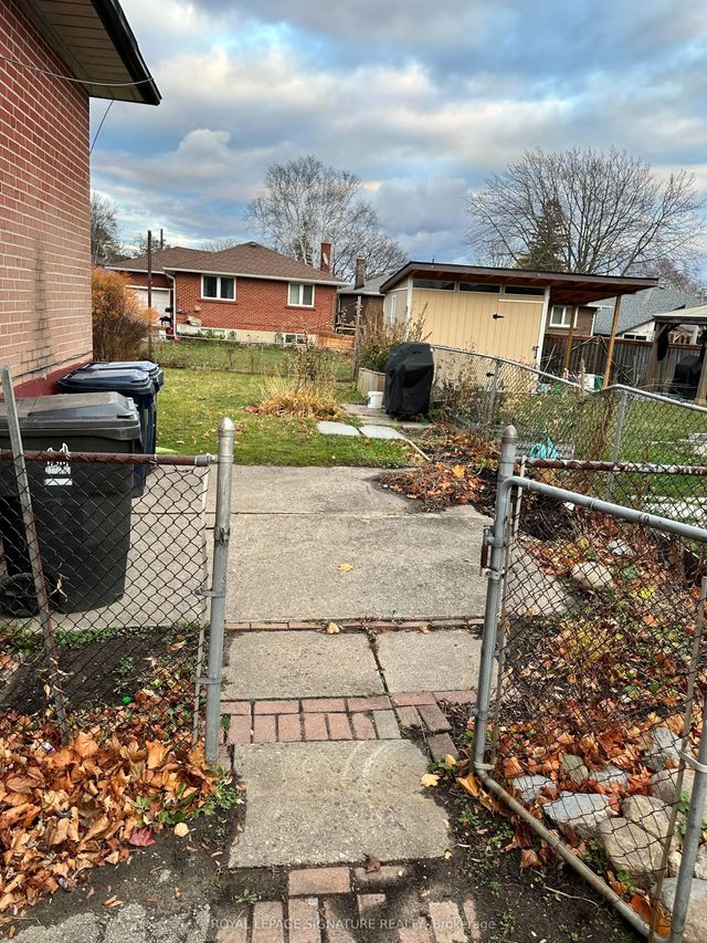 7 Limevale Crescent Bsmt, Toronto E10