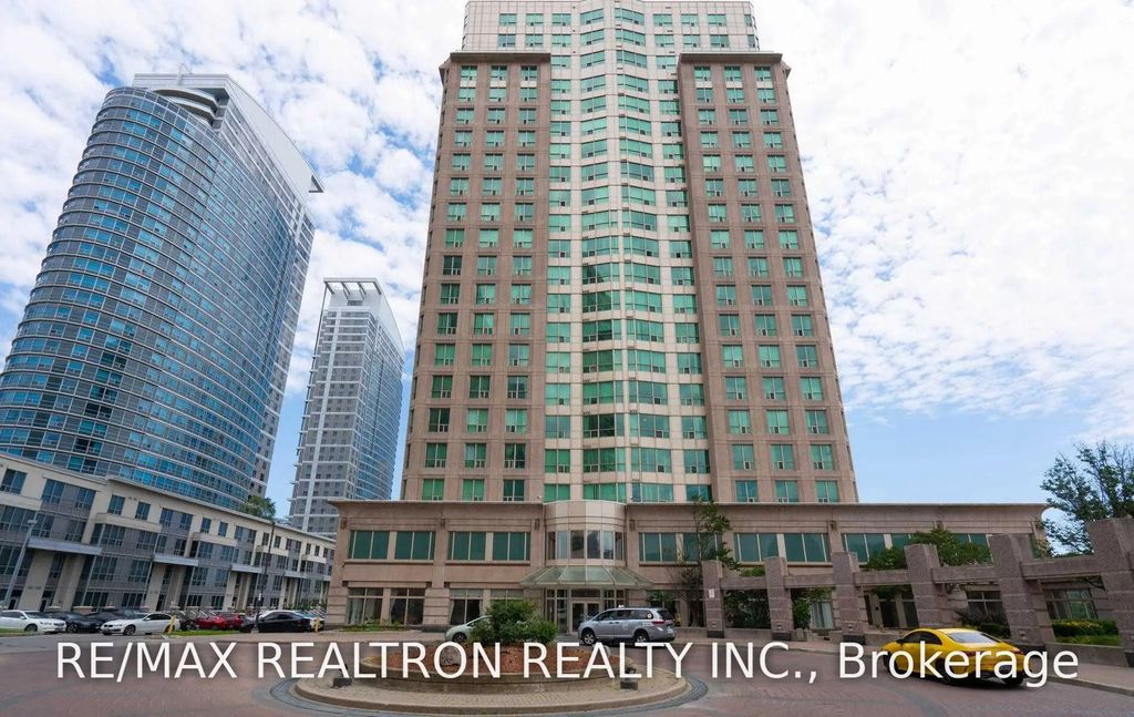 8 Lee Centre Drive 910, Toronto E09