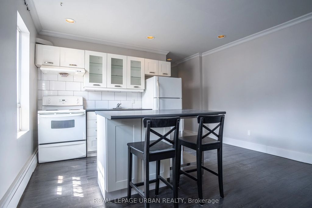 636 Danforth Avenue 2, Toronto E01