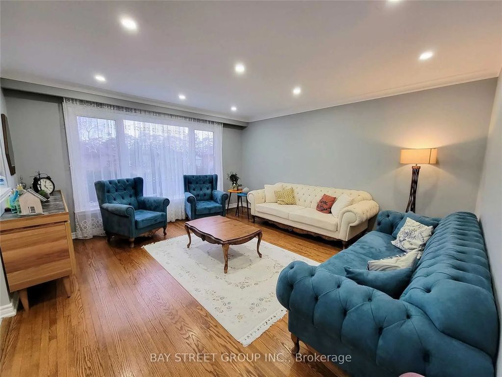 23 Dalcourt Drive Main, Toronto E10