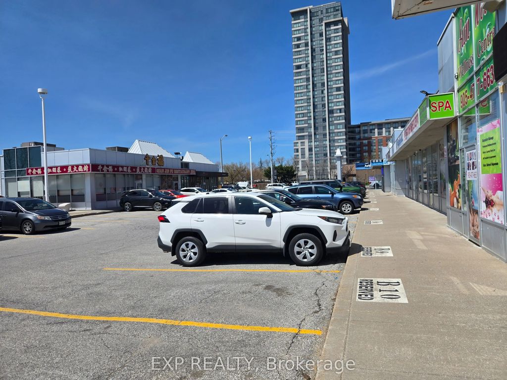 4779 Steeles Avenue E B10, Toronto E07