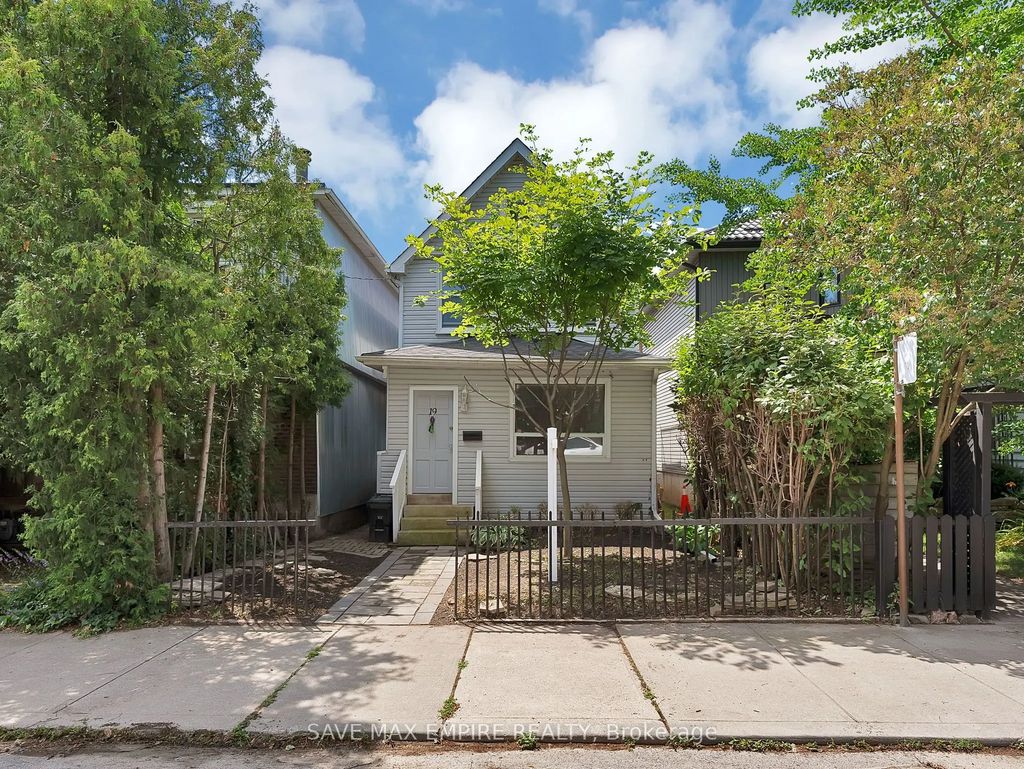 19 Minto Street, Toronto E01