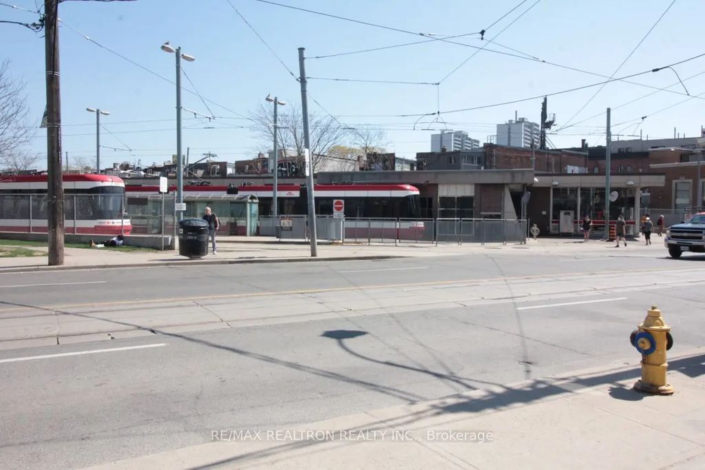 788 Broadview Avenue # A, Toronto E03