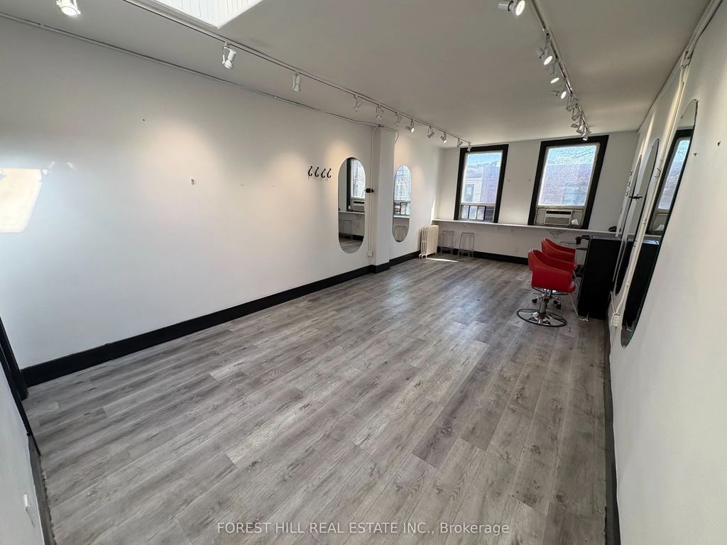 724 1/2 Queen Street E 2nd Floor, Toronto E01