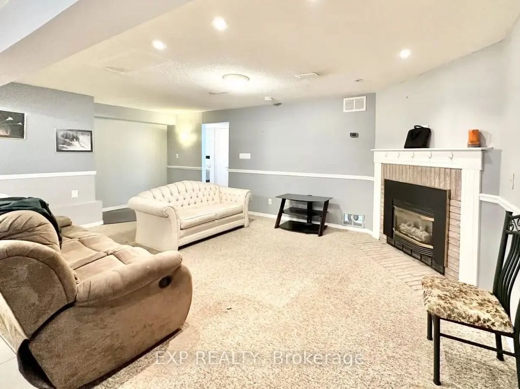 52 Waywell Street N Bsmt, Whitby