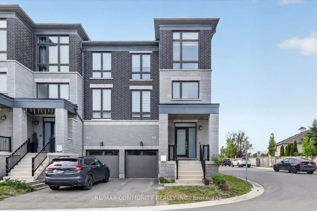 45 Douet Lane, Ajax